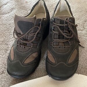 German-made walking shoes - size 7.5W